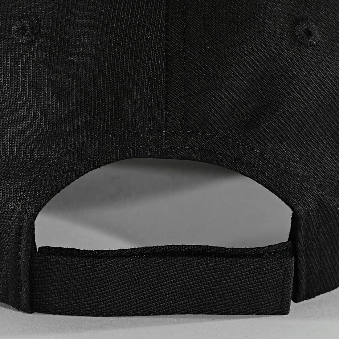 Sortie ❤️ Casquette Eco-Leather 627921 Noir de Emporio Armani 🔥 3 Sortie ❤️ Casquette Eco-Leather 627921 Noir de Emporio Armani 🔥 – Image 3