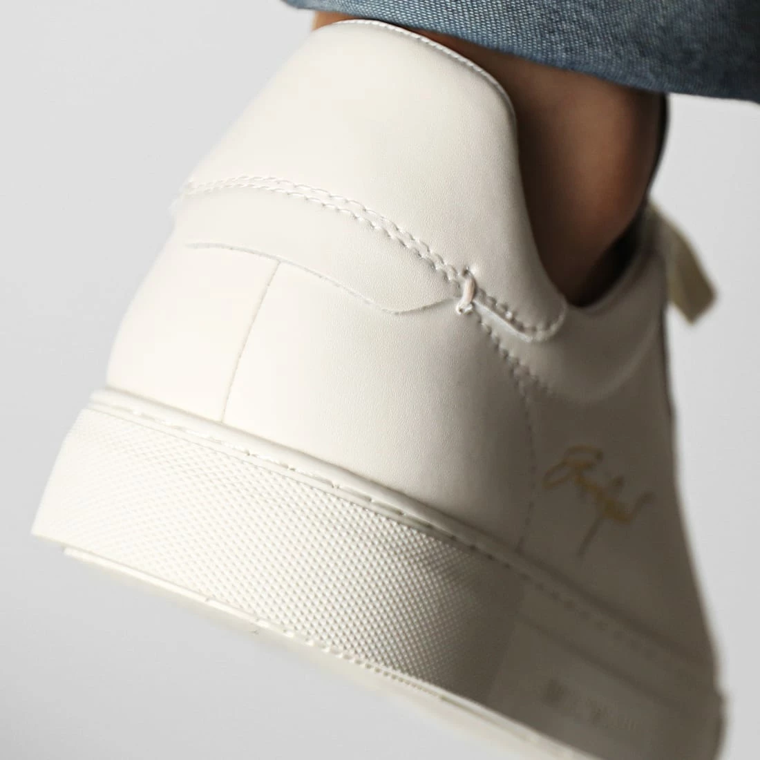 Tout neuf 💯 Baskets X4X565-XM993 Off White de Emporio Armani 🔔 4 Tout neuf 💯 Baskets X4X565-XM993 Off White de Emporio Armani 🔔 – Image 4