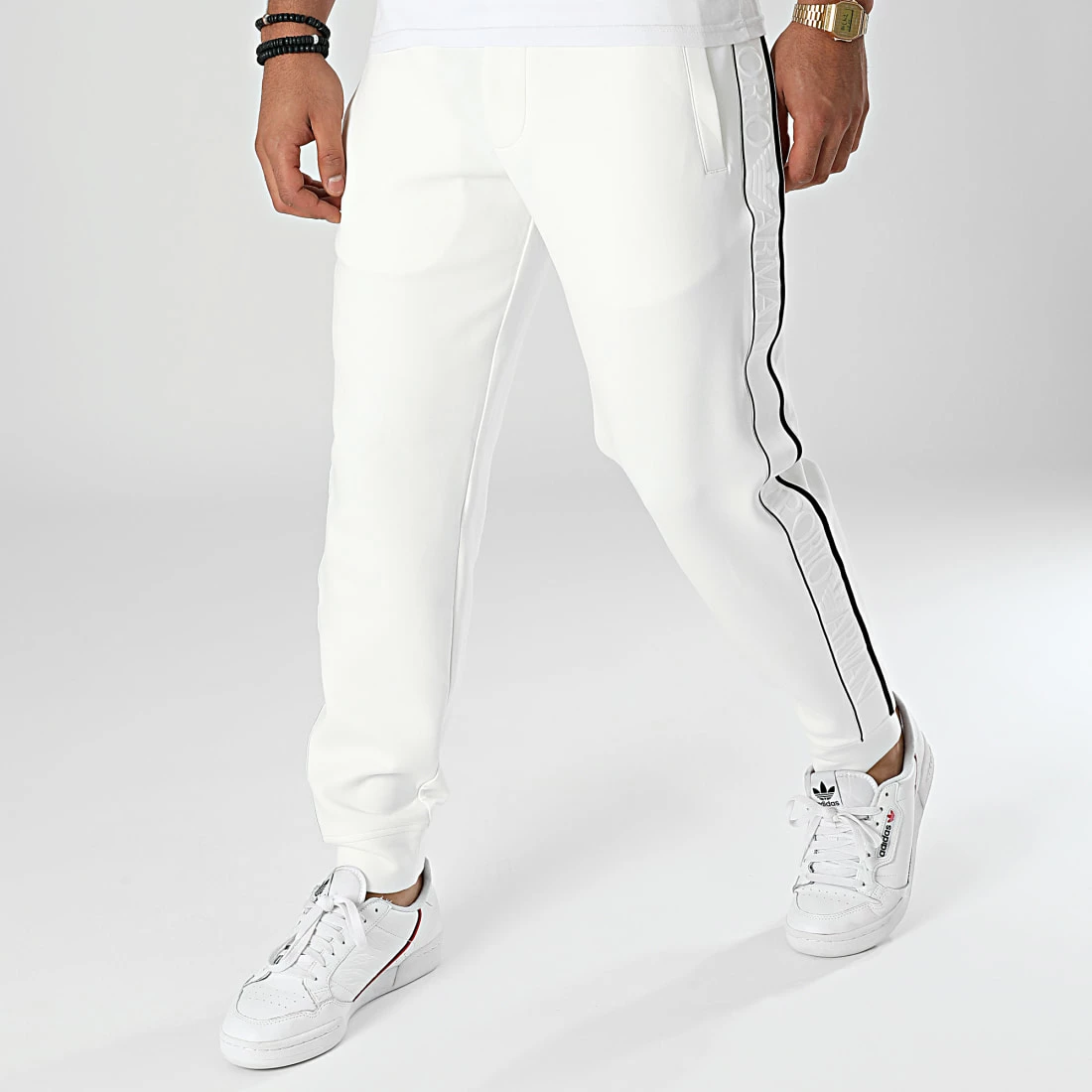 Coupon 🤩 Pantalon Jogging A Bandes 6K1P63-1JHSZ Blanc Cassé de Emporio Armani 🎉 1 Coupon 🤩 Pantalon Jogging A Bandes 6K1P63-1JHSZ Blanc Cassé de Emporio Armani 🎉