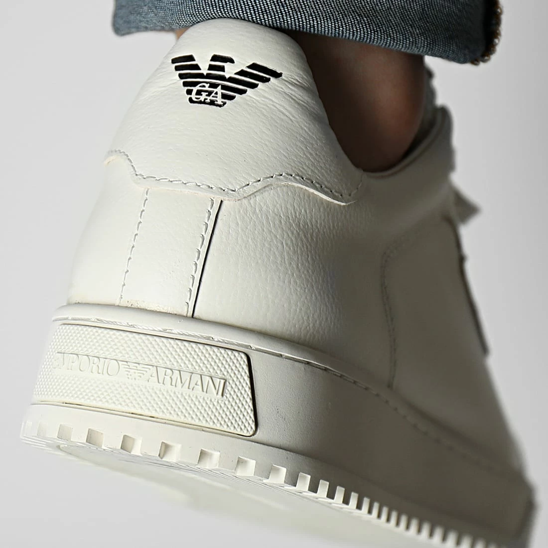 Tout neuf 👏 Baskets X4X561 XN210 Off White de Emporio Armani 🔥 4 Tout neuf 👏 Baskets X4X561 XN210 Off White de Emporio Armani 🔥 – Image 4