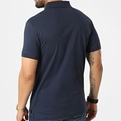 Budget ✔️ Polo Manches Courtes 211804 Bleu Marine de Emporio Armani 😀 -Emporio Armani Soldes Boutique emporio armani 322372 211804 2R461 06935 20220613T161950 04