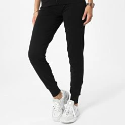 Meilleure vente 🧨 Ensemble De Survetement Femme A Strass 164146-CC270 Noir de Emporio Armani 🧨 -Emporio Armani Soldes Boutique emporio armani 326920 164146 CC270 00020 20220719T142122 05