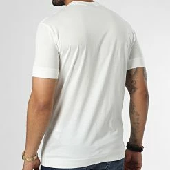 Vente flash ⌛ Tee 👕 Shirt 6L1TH2-1JUVZ Blanc de Emporio Armani 👍 7 Vente flash ⌛ Tee 👕 Shirt 6L1TH2-1JUVZ Blanc de Emporio Armani 👍 -Emporio Armani Soldes Boutique emporio armani 334145 6L1TH2 1JUVZ BIS 01E3 20220901T152705 04