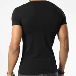 Les meilleures critiques de 🥰 Tee 👚 Shirt 111035 Noir de Emporio Armani 💯 -Emporio Armani Soldes Boutique emporio armani 340492 111035 2F729 00020 20221027T155515 04