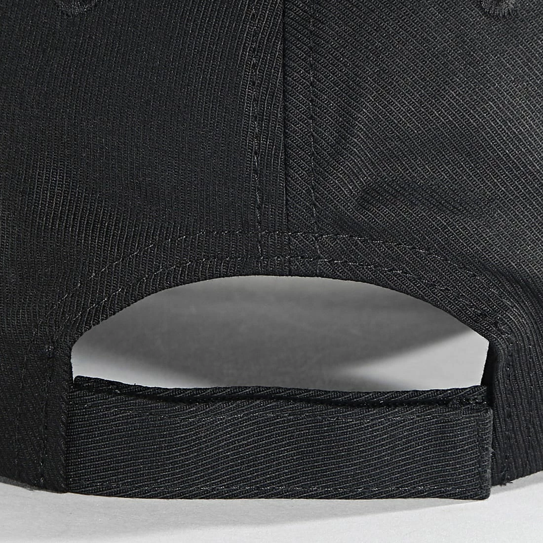 Vente flash 🔔 Casquette 627639 2F550 Noir de Emporio Armani ✔️ 3 Vente flash 🔔 Casquette 627639 2F550 Noir de Emporio Armani ✔️ – Image 3